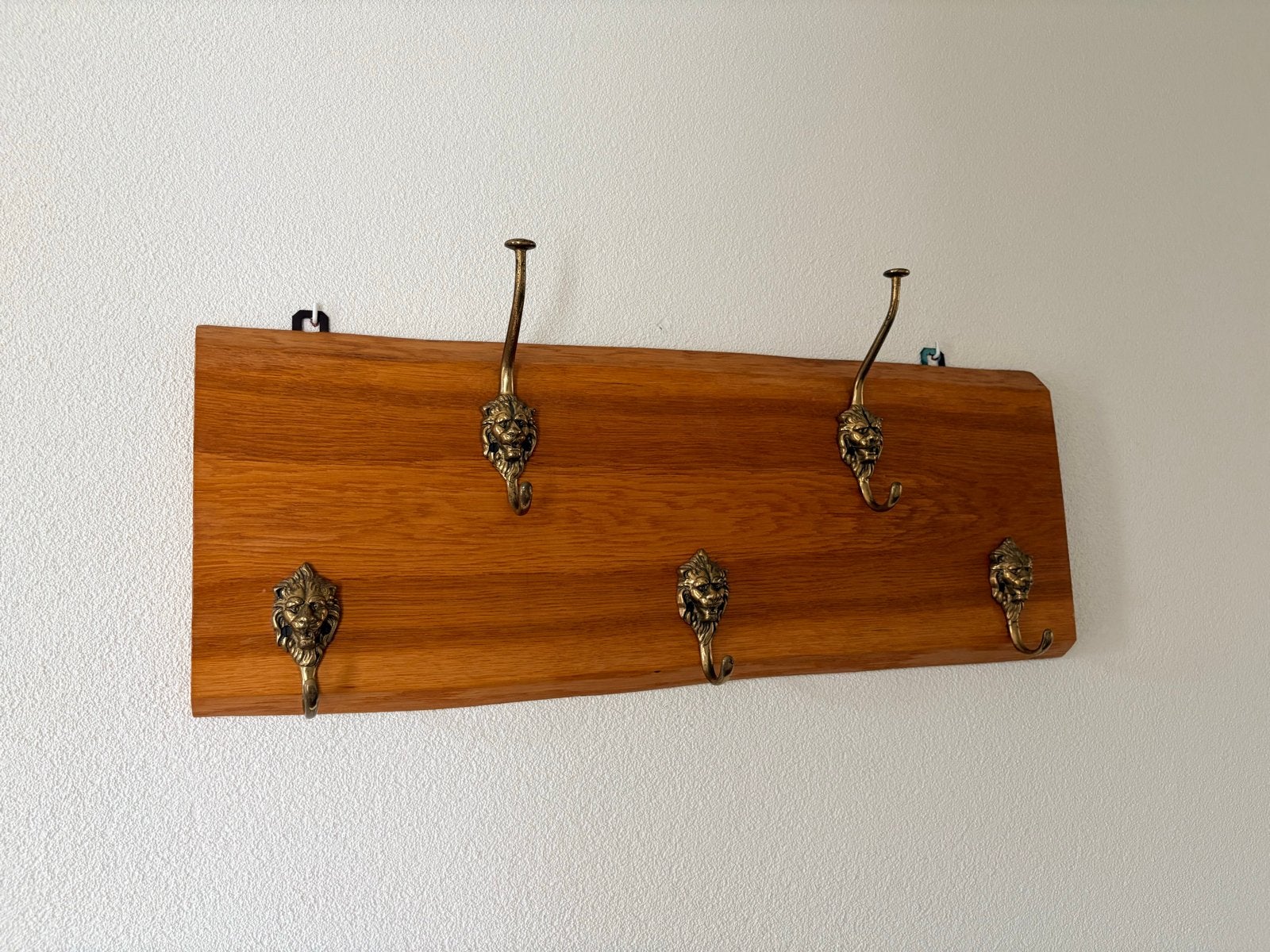 Vintage houten wand kapstok met messing 5 leeuwenkop haken, Gebruikt, Minder dan 100 cm, Hout, Ophalen