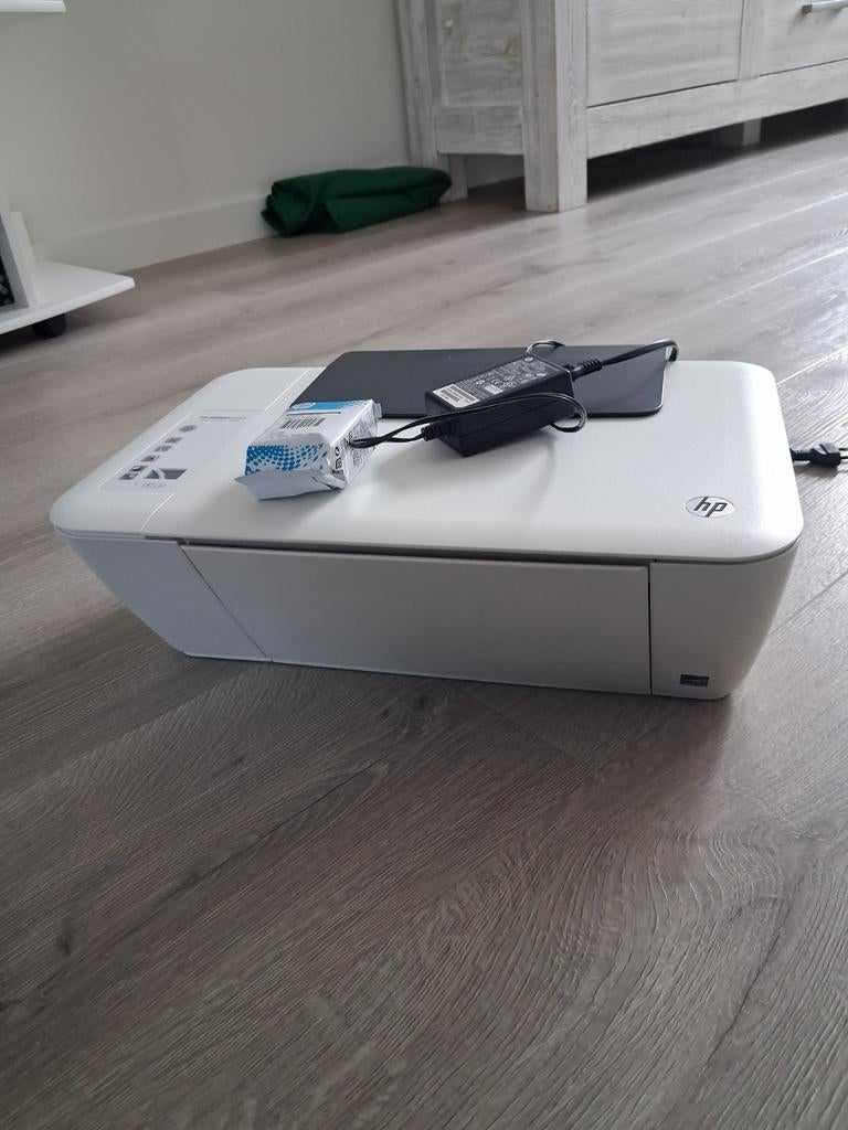 HP Deskjet 2540 met nieuwe HP 301 kleuren Cartridge, Computers en Software, Printers, Ophalen