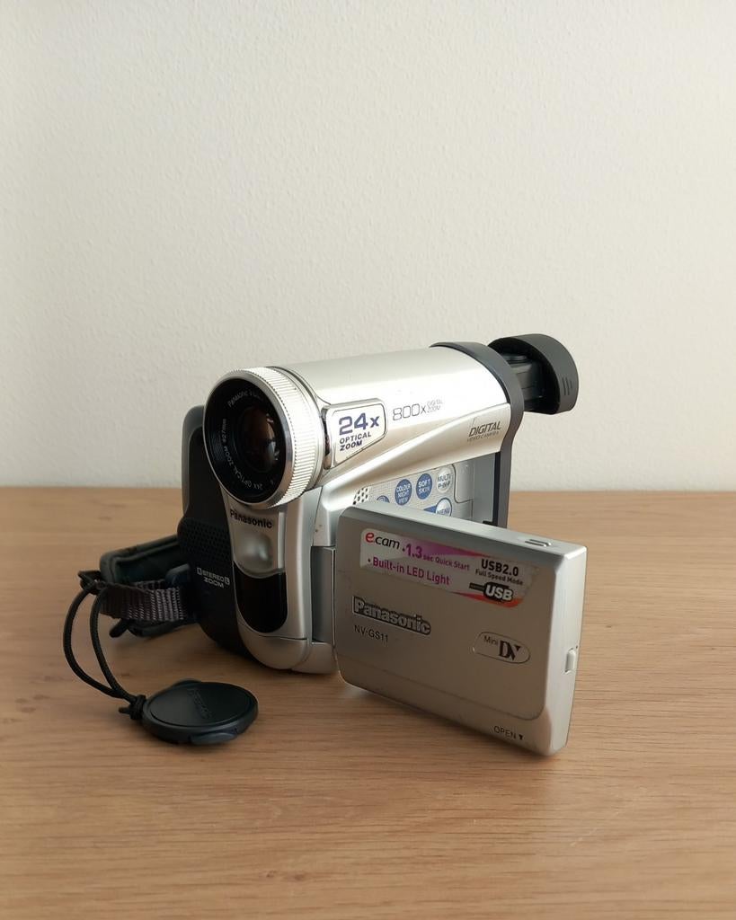 Panasonic NV-GS11 mini videocamera met batterijen en lader., Mini dv, Gebruikt, Panasonic, 20x of meer