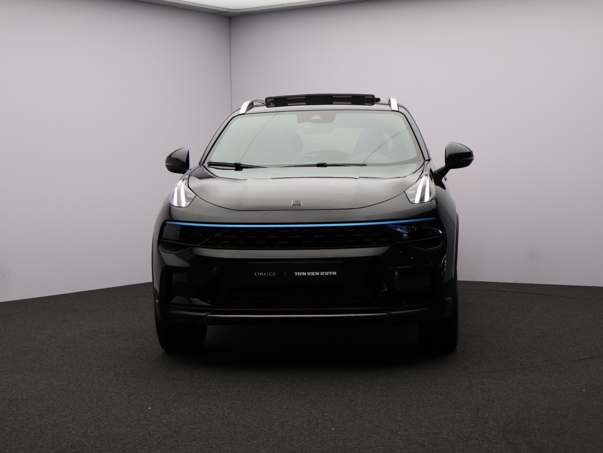 Lynk & Co 01 1.5 / Carplay / Camera / Adaptive Cruise / Pano, Auto's, Stof, Euro 6, Bedrijf, 1854 kg