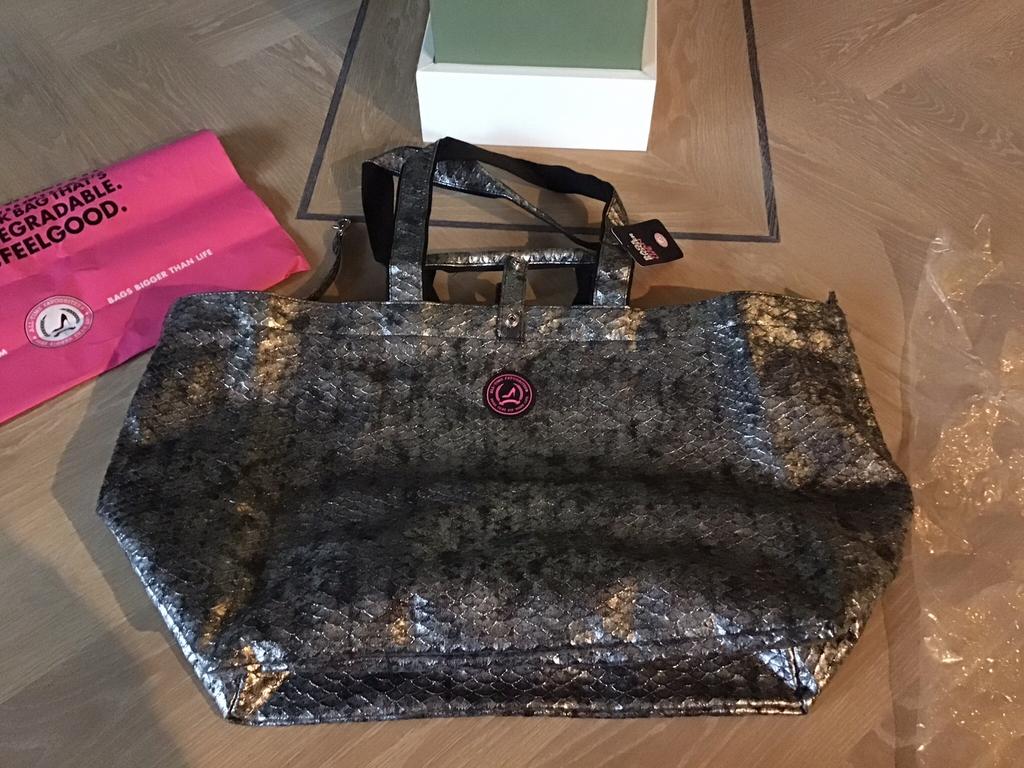 All Time Favourites Shopper NIEUW Zilver Fishskin, Ophalen of Verzenden, Nieuw