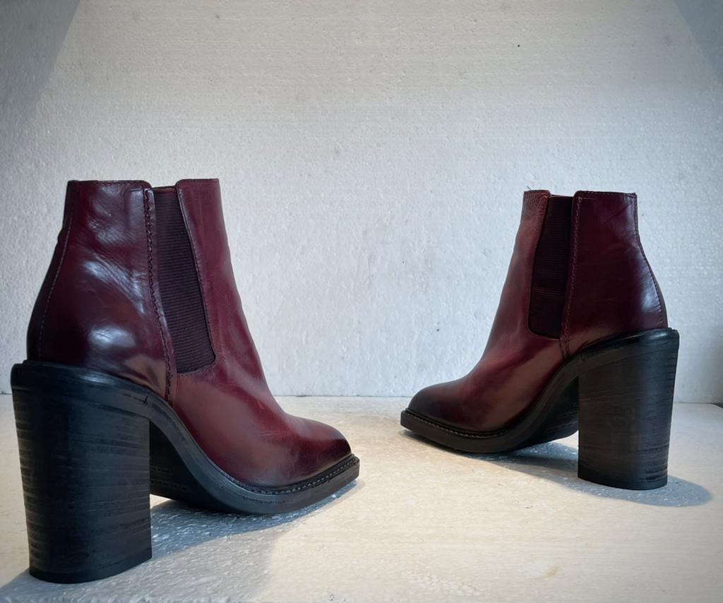 Vic Matié design hoge hakken enkel laarzen wijn rood 38, Ophalen of Verzenden, Rood, Schoenen met hoge hakken