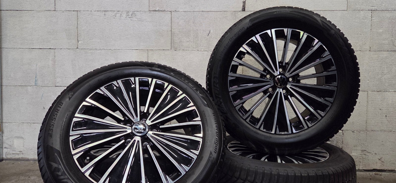 18" VW Tiguan Kodiaq Tarraco orig velgen winterbanden TPMS, Auto-onderdelen, Banden en Velgen, 18 inch, Gebruikt, Banden en Velgen