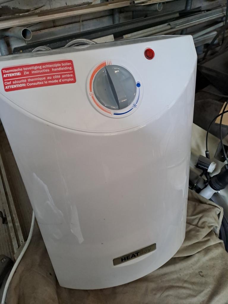 Heatboy Boiler - Compacte en efficiënte warmwateroplossing, Minder dan 20 liter, Ophalen of Verzenden, Boiler, Minder dan 3 jaar oud