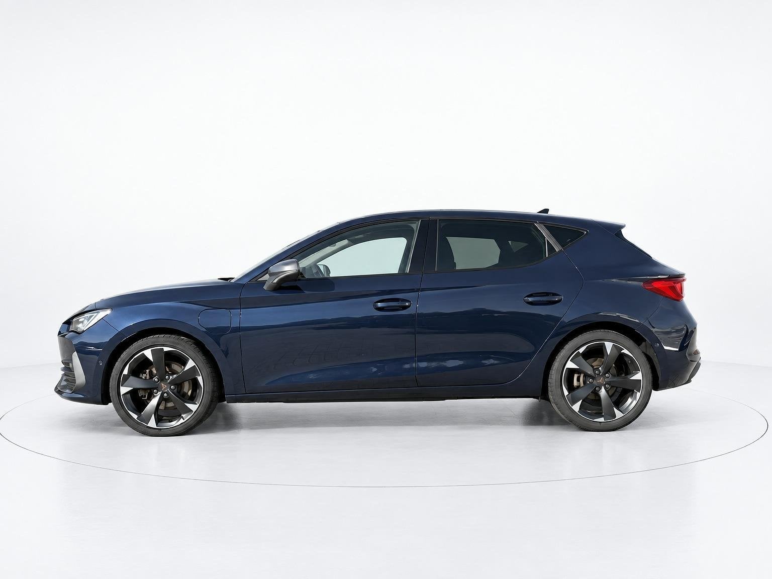 CUPRA Leon 1.4 e-Hybrid Business MEMORY - CAMERA - CRUISE, Auto's, Stof, Gebruikt, 4 cilinders, Verwarmde buitenspiegels