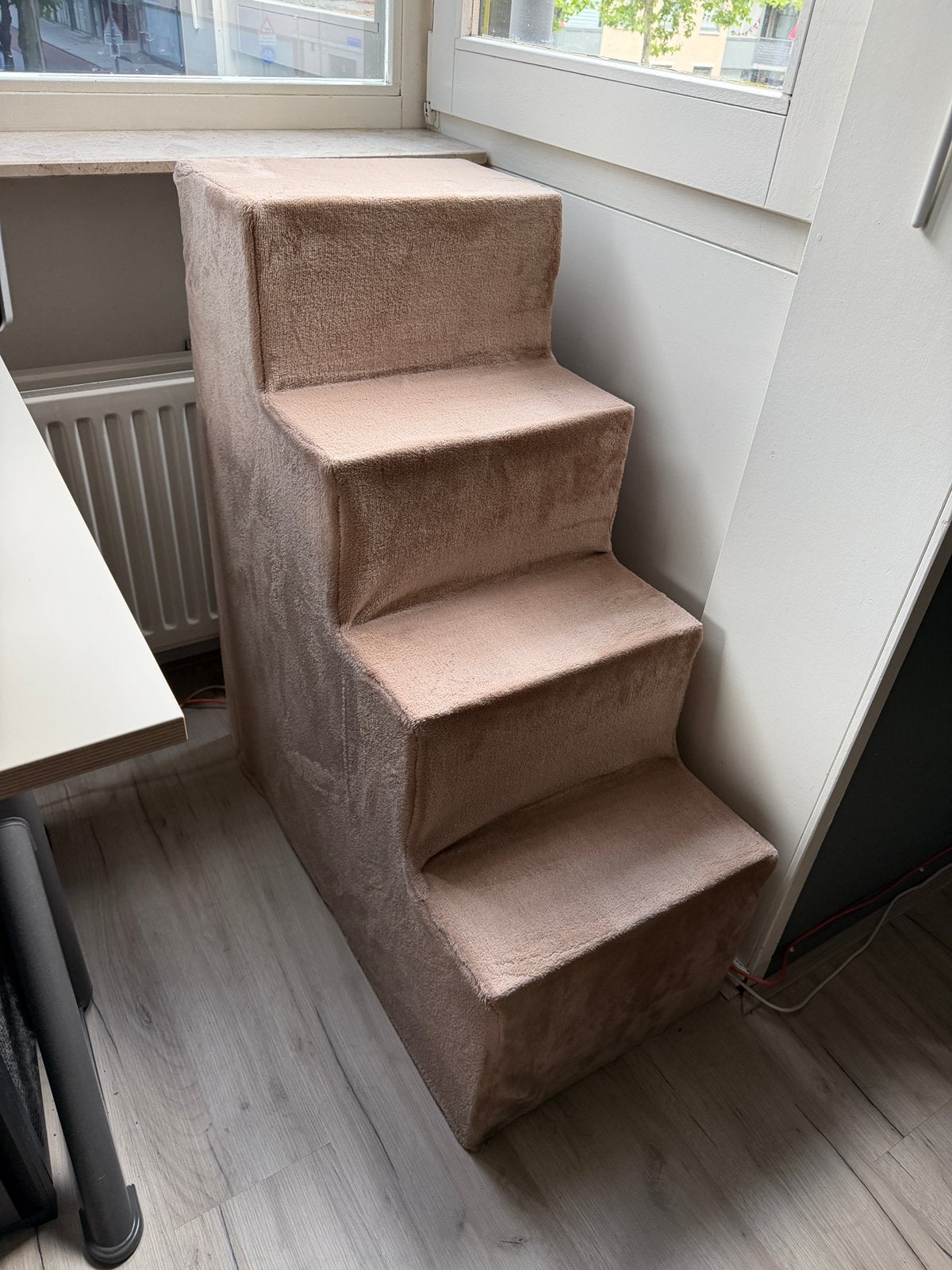 Trap voor hond of kat met fleece overtrek 95 cm hoog, Dieren en Toebehoren, Ophalen, Zo goed als nieuw, Hondentrap