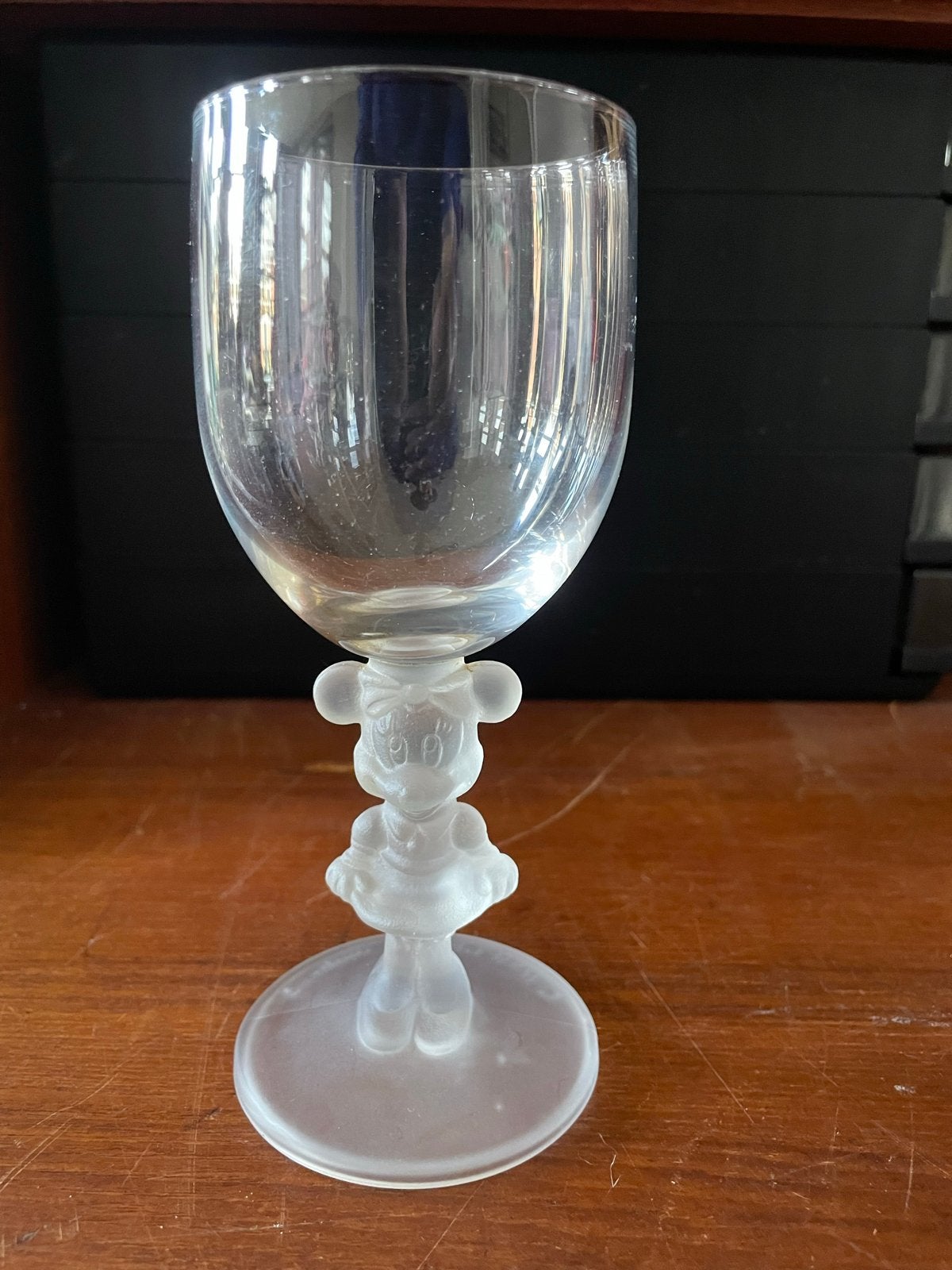 Disney Minnie Mouse wijnglas - Uniek verzamelobject, Verzamelen, Disney, Ophalen of Verzenden, Mickey Mouse, Zo goed als nieuw