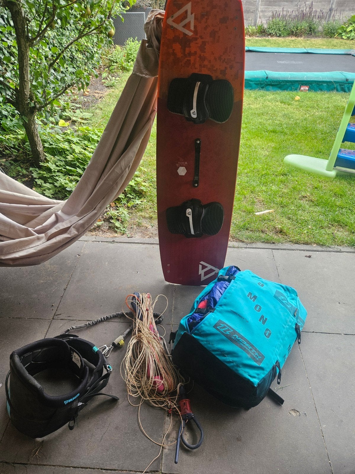 Complete Kitesurf Set: Kite, Board, Bar en Trapeze, Watersport en Boten, Gebruikt, Kitesurf-set, Twintip, 11 m²
