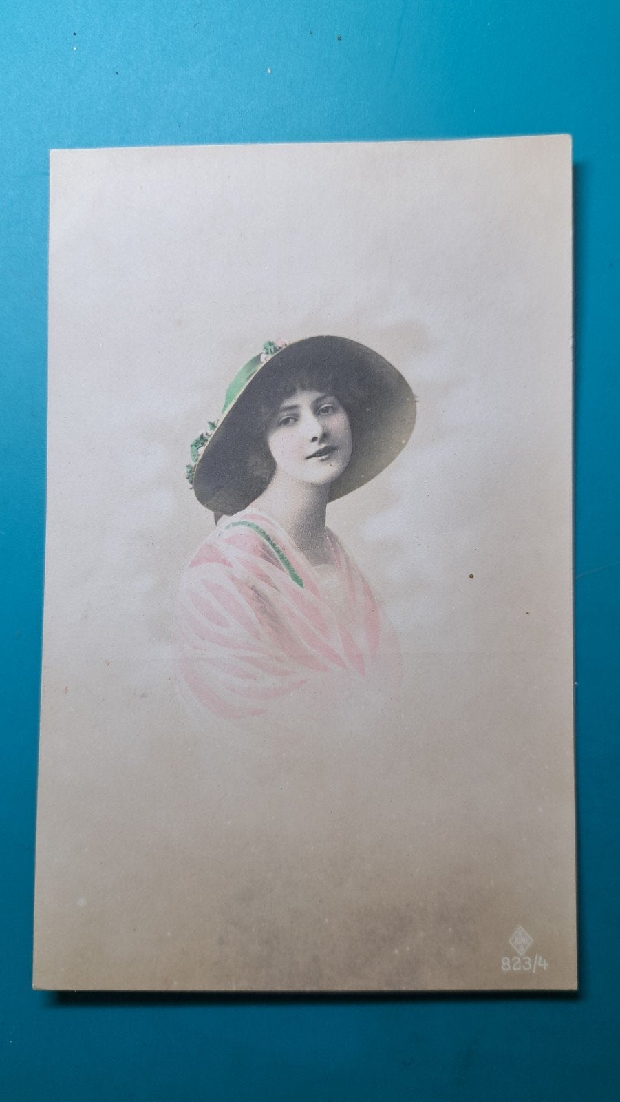 vrouw dame model hoed belle epoque 1918, Ophalen of Verzenden, Voor 1920, Gelopen, Overige thema's