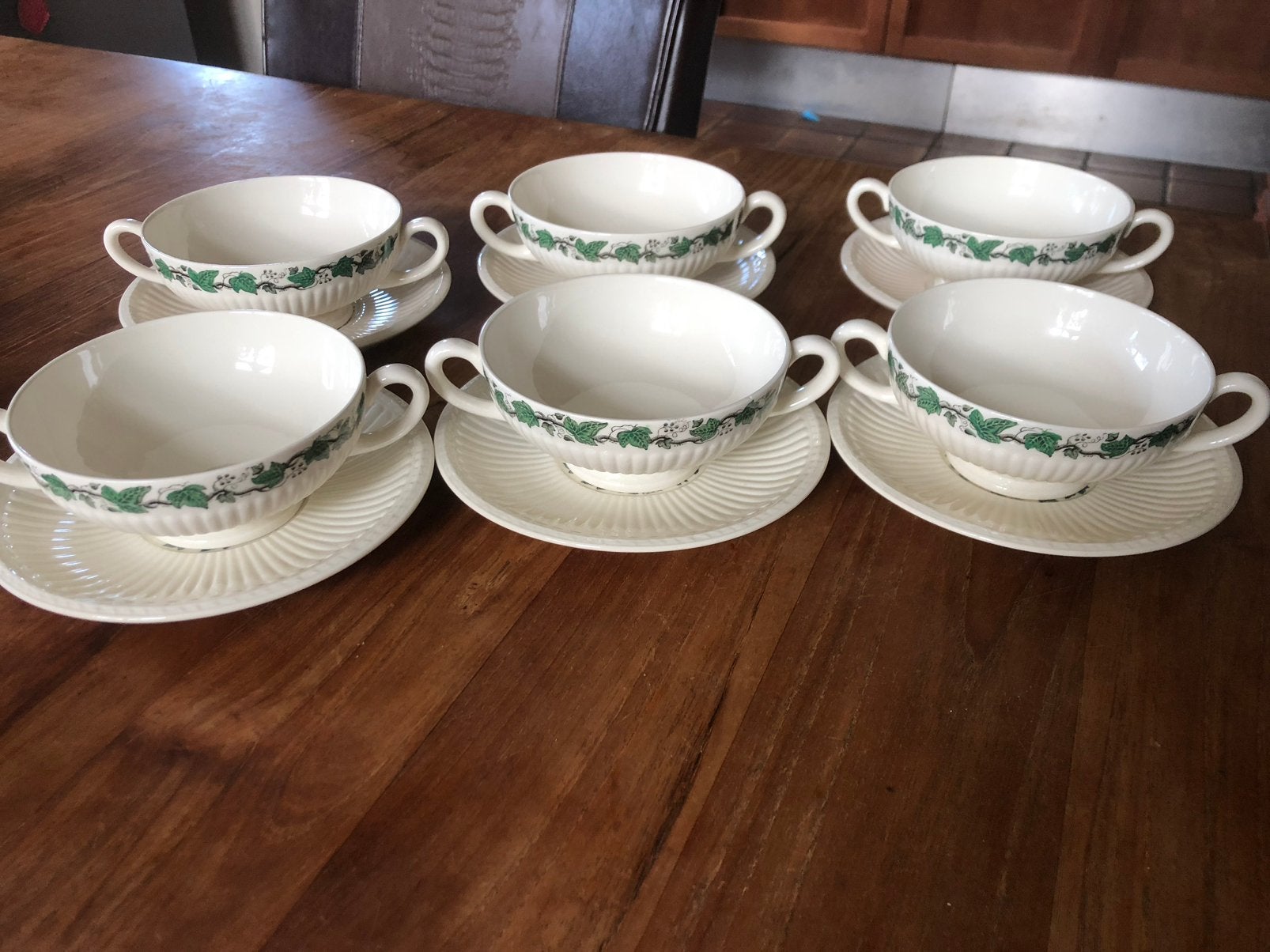 Wedgwood stratford 6 soepkom/soepkop met schotel, Ophalen of Verzenden, Zo goed als nieuw, Porselein, Kop(pen) en/of Schotel(s)