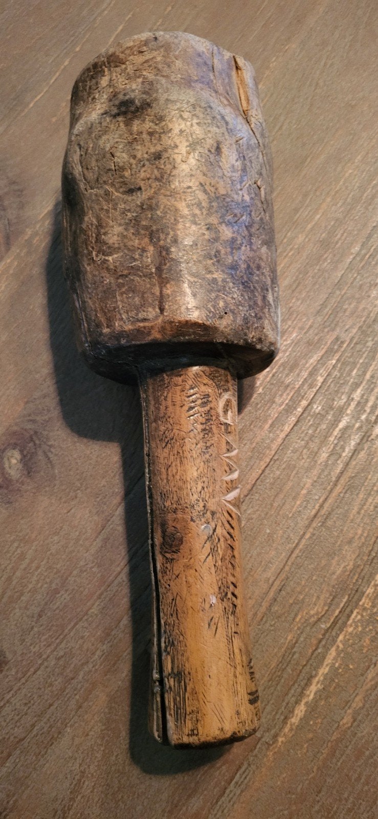 Antieke houten stamper, volkskunde, Ophalen