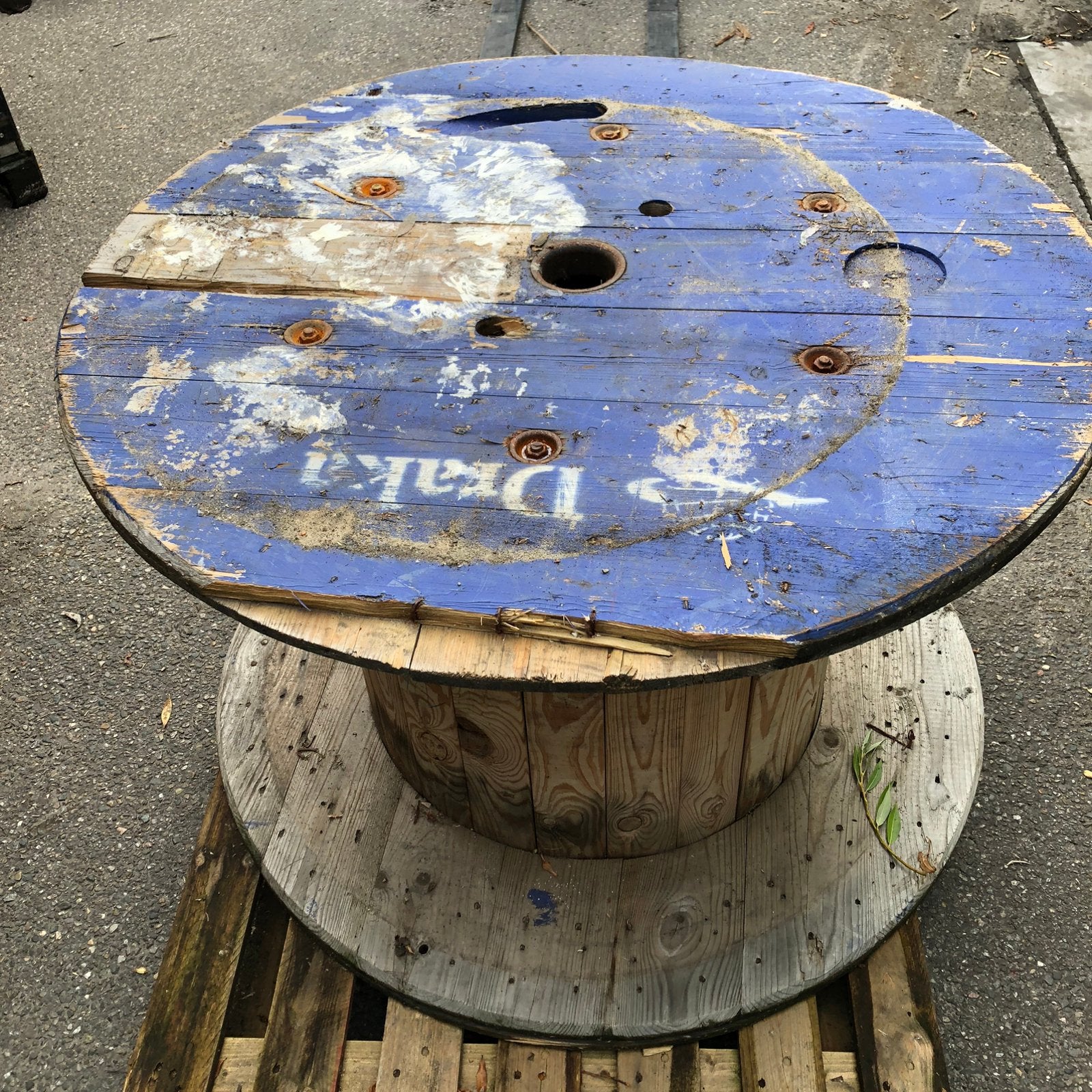 2 stuks Houten haspels, Ophalen, Zo goed als nieuw, Rond, Hout