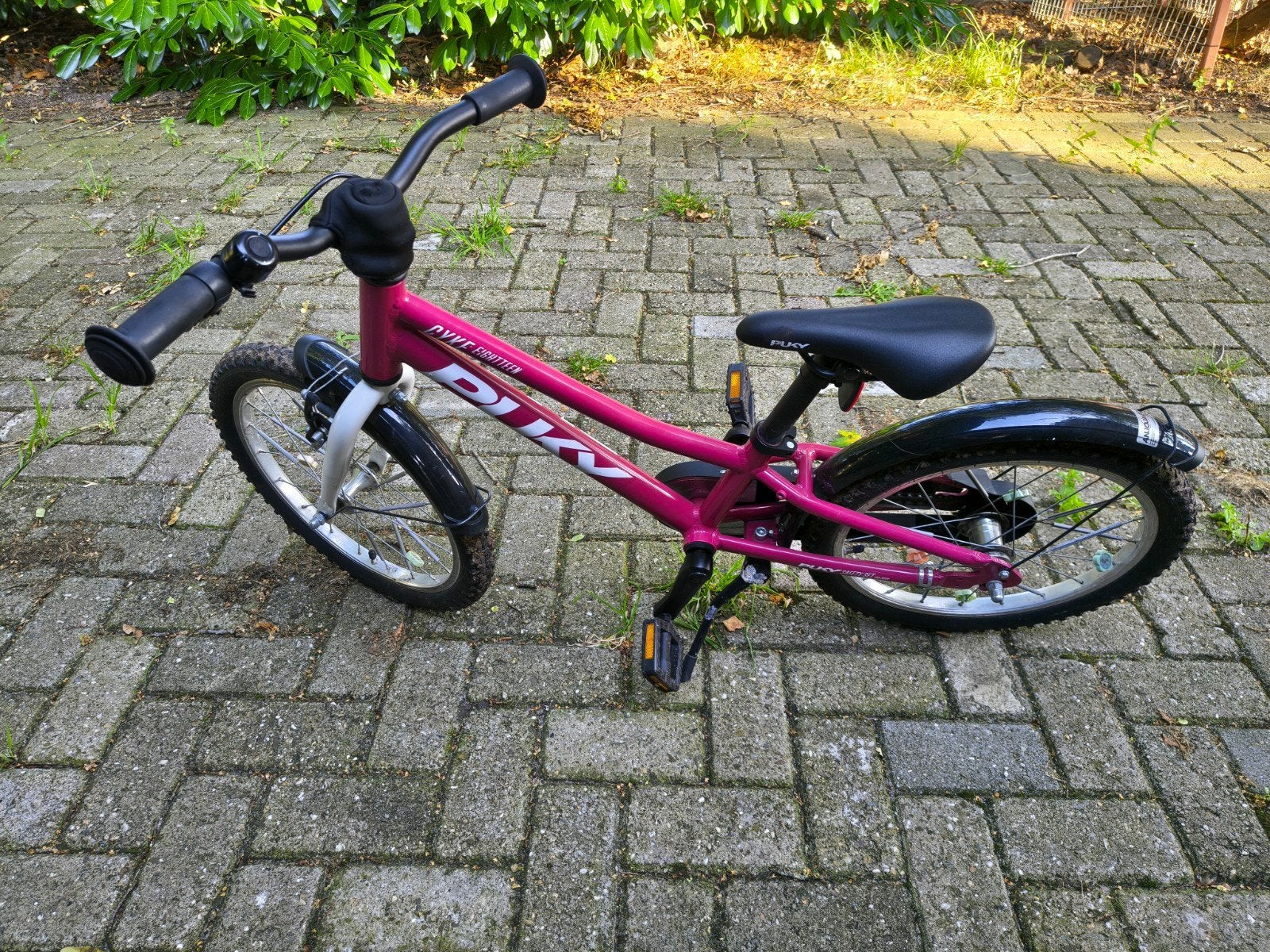 Puky Cyke 18 inch kinderfiets - Berry/Wit, Fietsen en Brommers, Fietsen | Kinderfietsjes, Zo goed als nieuw, 16 tot 20 inch, Ophalen