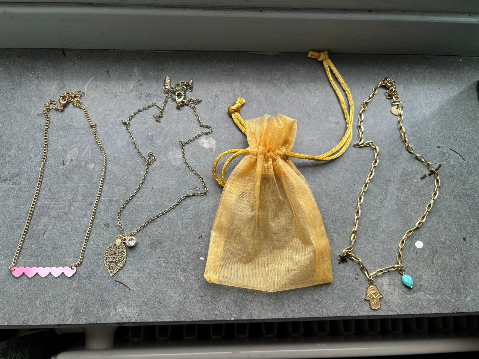 Nieuwe ketting Yves Rocher, Lucardi en Claires goud, Sieraden, Tassen en Uiterlijk, Kettingen, Overige materialen, Verstelbaar
