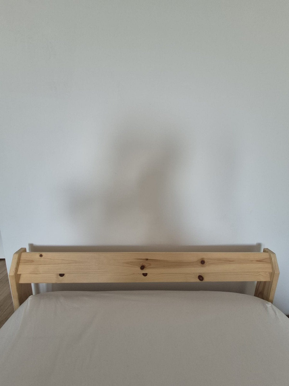 Ikea Neiden bedframe 90x200 cm - grenen, Ophalen, 90 cm, Eenpersoons, Beige