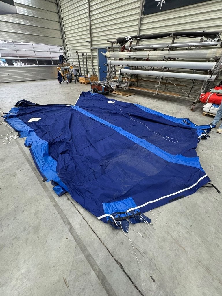 2-delige wintertent Elan 333  (zeiljacht), Ophalen, Zo goed als nieuw, 6 meter of meer, Minder dan 15 m²