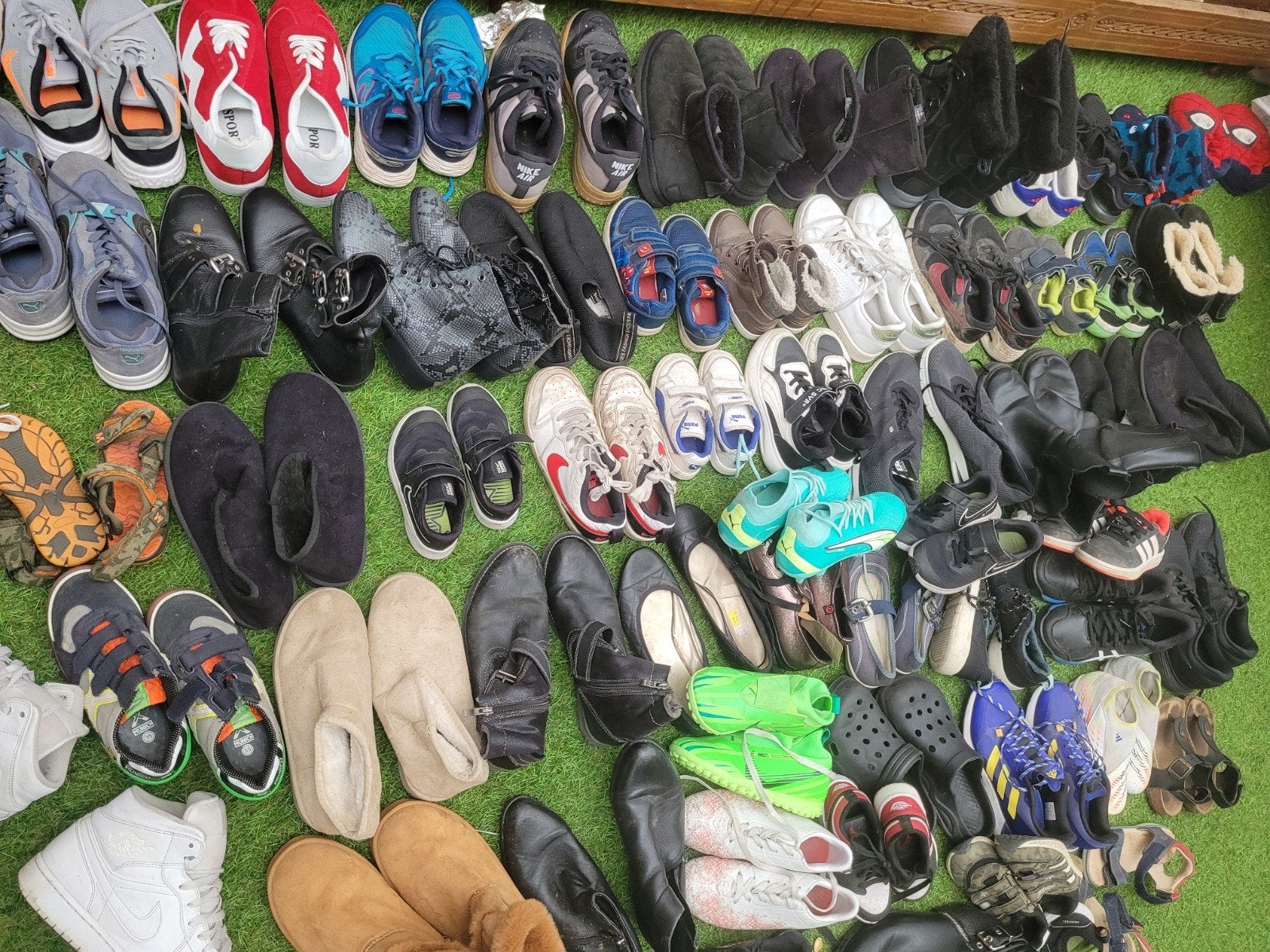 Grote partij diverse schoenen - Heren, Dames, Kinderen, Kleding | Dames, Schoenen, Ophalen of Verzenden, Zo goed als nieuw, Overige kleuren