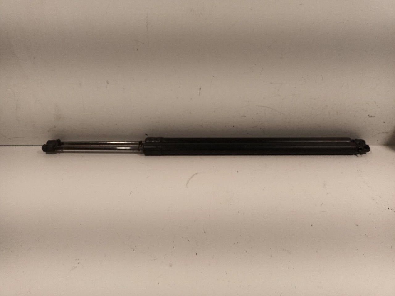 Gasdrukveerset achter Volkswagen Transporter, Onderdelen@venauto.nl, Van der Ven Autorecycling B.V., Gebruikt, Ettenseweg 76, 4706 PB Roosendaal, The Netherlands