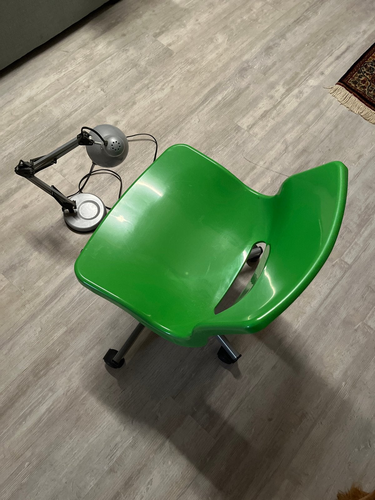 Groene bureaustoel met wielen en bureaulamp, Ophalen, Gebruikt, Groen, Bureaustoel
