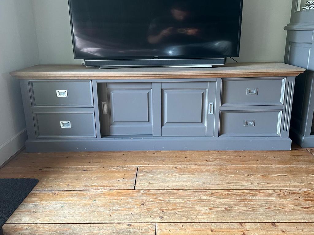 Mooi grijs tv meubel richmond, Huis en Inrichting, Kasten | Televisiemeubels, Ophalen, Gebruikt, 200 cm of meer, Minder dan 100 cm