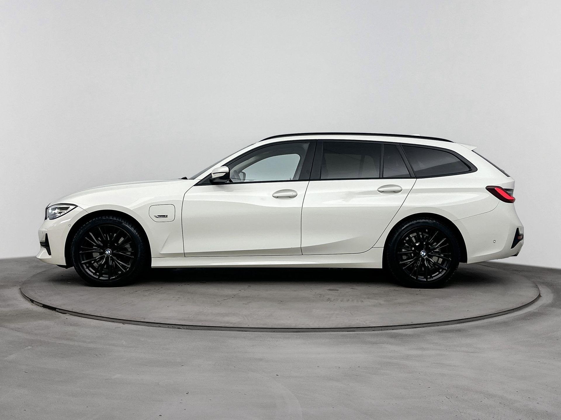 BMW 3-serie Touring 320e Business Edition Plus | TREKHAAK |, Auto's, BMW, Gebruikt, 4 cilinders, Wit, Automatische klimaatregeling