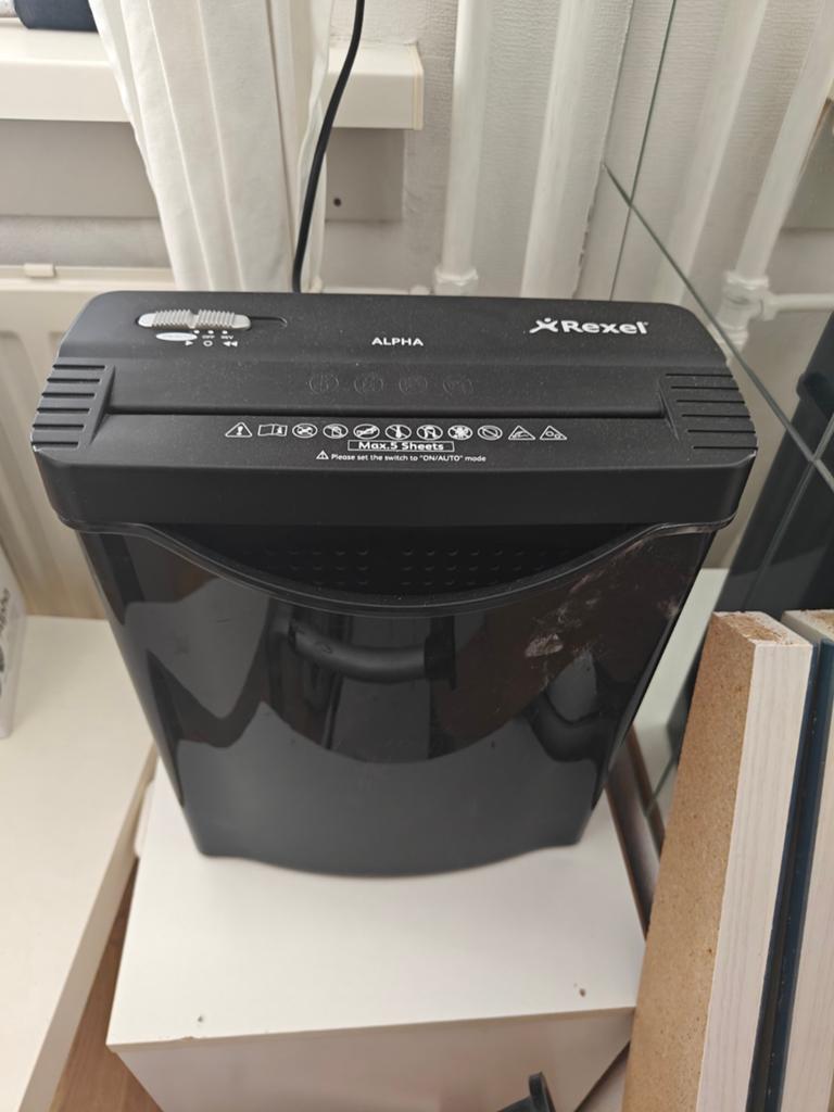 Rexel Alpha Papierversnipperaar - Lintsnede, Diversen, Bureau-accessoires, Gebruikt, Ophalen of Verzenden