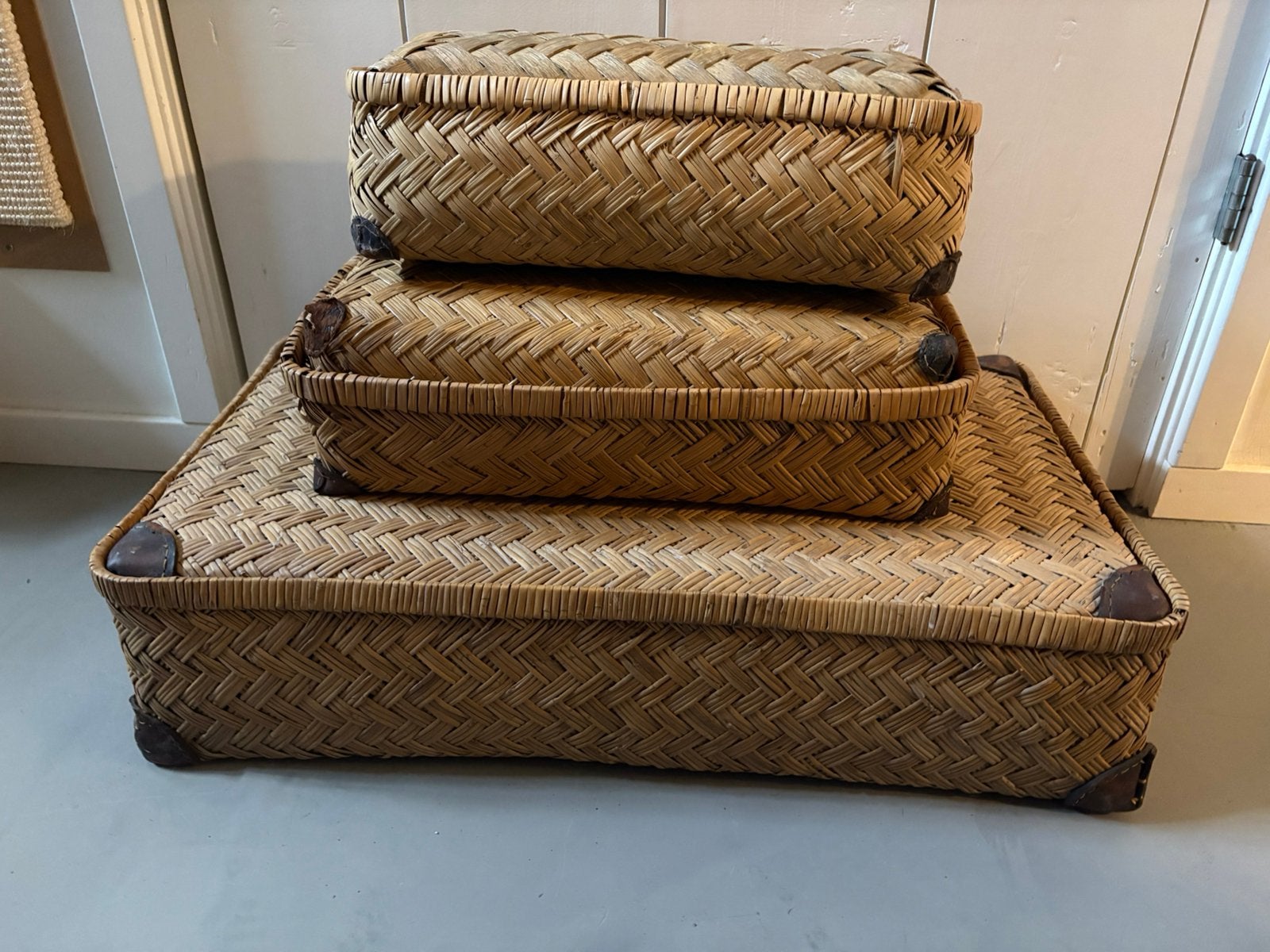 3 oude manden, Huis en Inrichting, Woonaccessoires | Schalen en Manden, Ophalen of Verzenden, Zo goed als nieuw, Rond, Riet