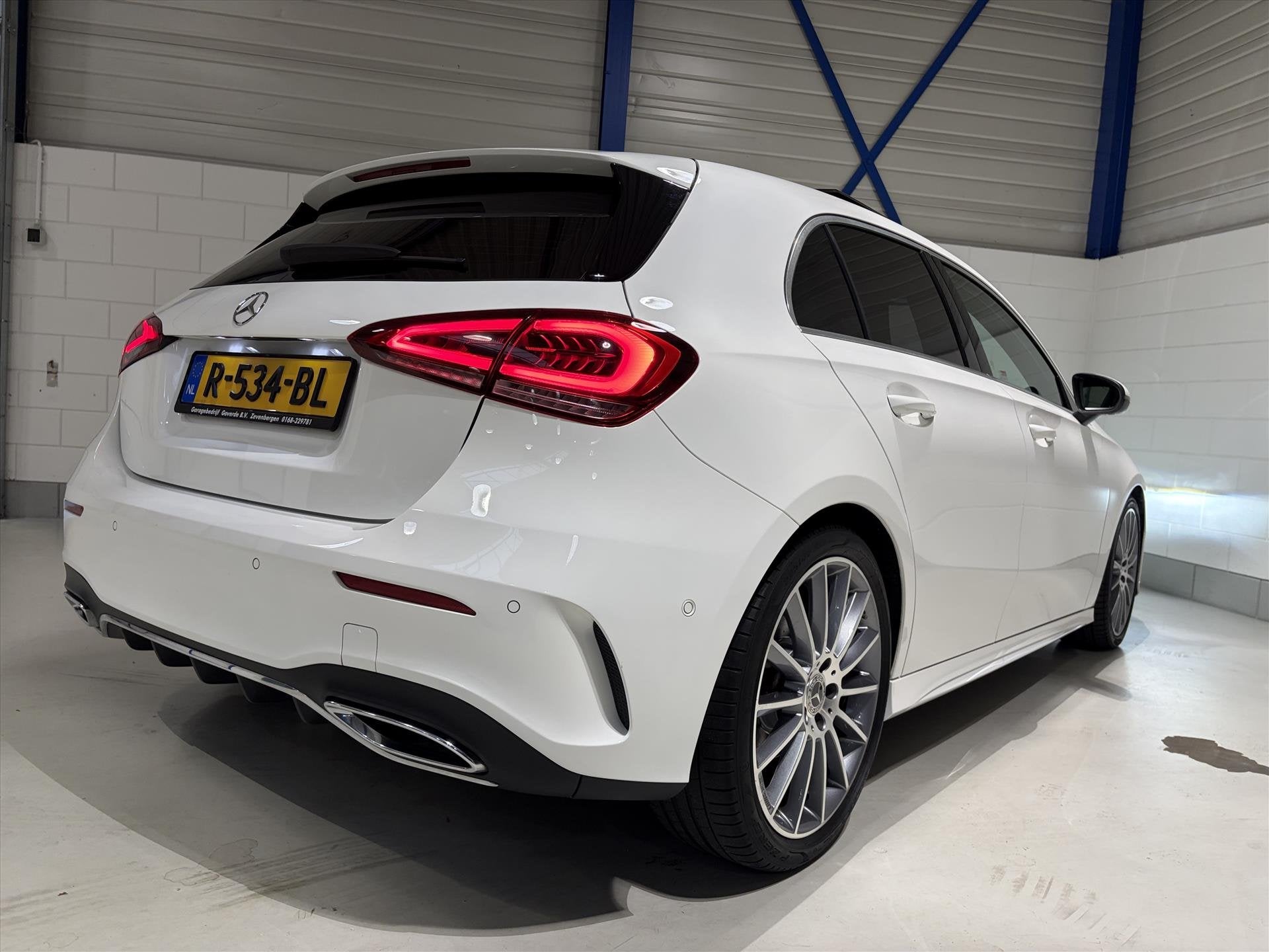 MERCEDES A-Klasse A 180 136pk 7G AMG-Line, Panorama, Widescr, Auto's, Dealer onderhouden, 136 pk, Gebruikt, 4 cilinders