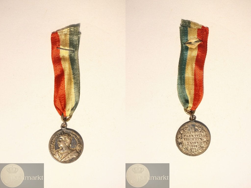 Draagpenning 1898 'Inhuldiging Wilhelmina' - Zeldzaam!, Ophalen of Verzenden, Zilver, Nederland