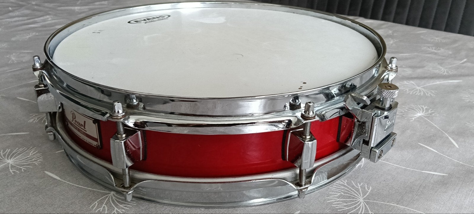 Pearl Maple Piccolo Snare 13*3 - Rood, Muziek en Instrumenten, Drumstellen en Slagwerk, Ophalen, Gebruikt, Pearl