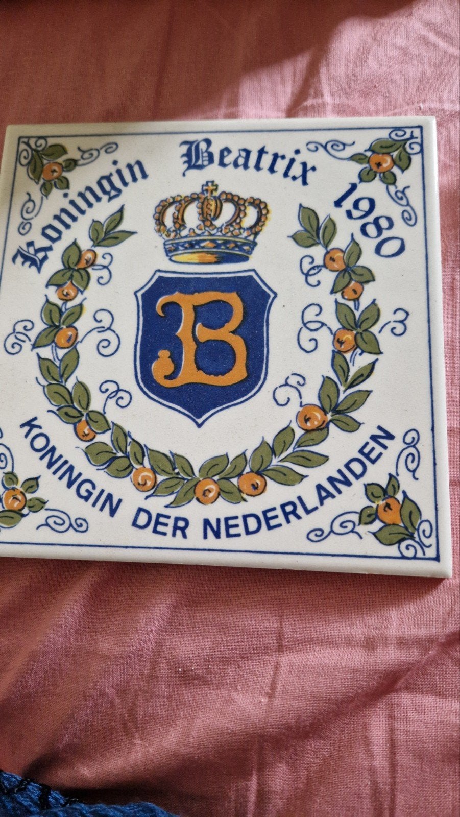 Koningin Beatrix Tegel 1980 - Gedenktegel, Ophalen of Verzenden