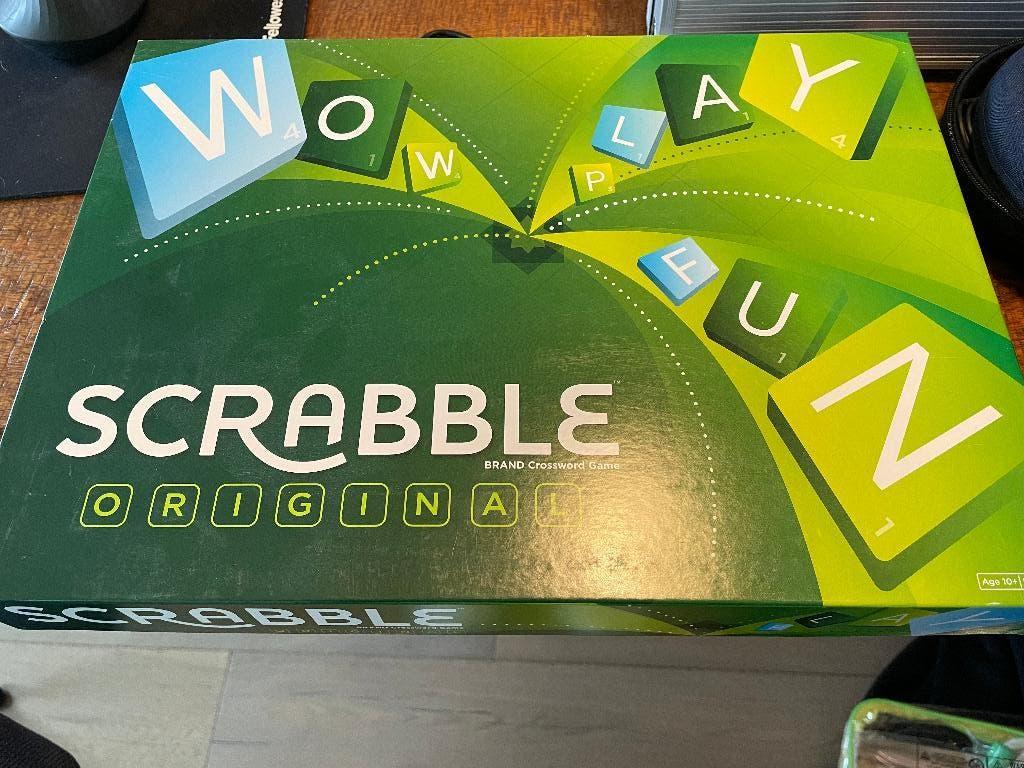 Scrabble - like new!, Vijf spelers of meer, Ophalen, Zo goed als nieuw
