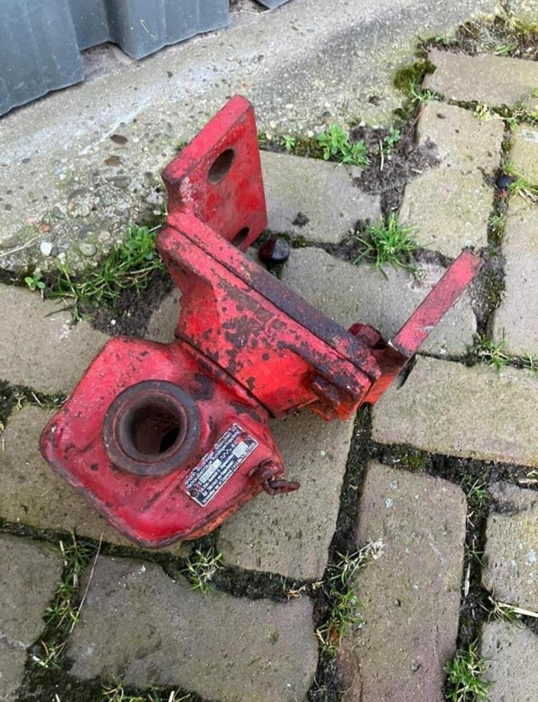 Boventrekhaak International, Ophalen, Hydraulisch, Garagekrik