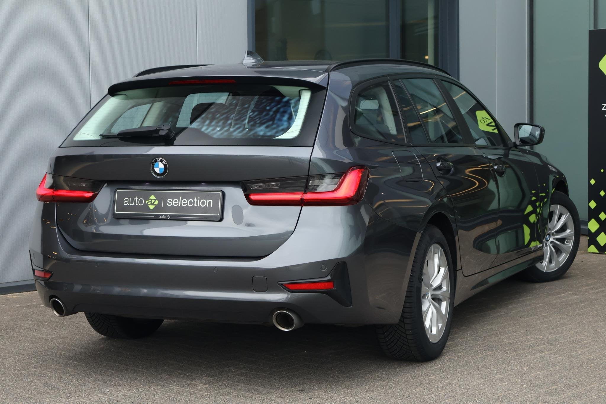 BMW 3-serie Touring 318i Business Edition Plus / Carplay / P, Auto's, Automaat, 1998 cc, Gebruikt, Euro 6