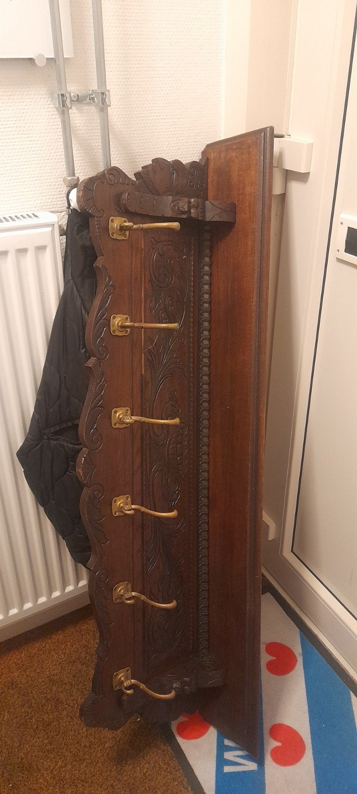Antieke eiken Mechelse kapstok met houtsnijwerk (121 x 33 cm, Wandkapstok, Gebruikt, 100 tot 150 cm, Ophalen of Verzenden