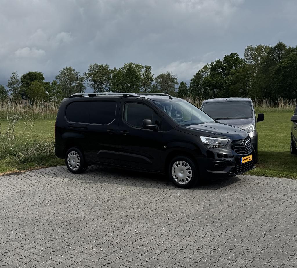Opel Combo Cargo 1.2 Turbo Benzine 110pk L2 Verlengd Navi Cr, Voorwielaandrijving, Stof, 1199 cc, Zwart