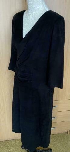 Lynde suèdelook jurk maat 40, Kleding | Dames, Jurken, Maat 38/40 (M), Zwart, Ophalen of Verzenden, Zo goed als nieuw