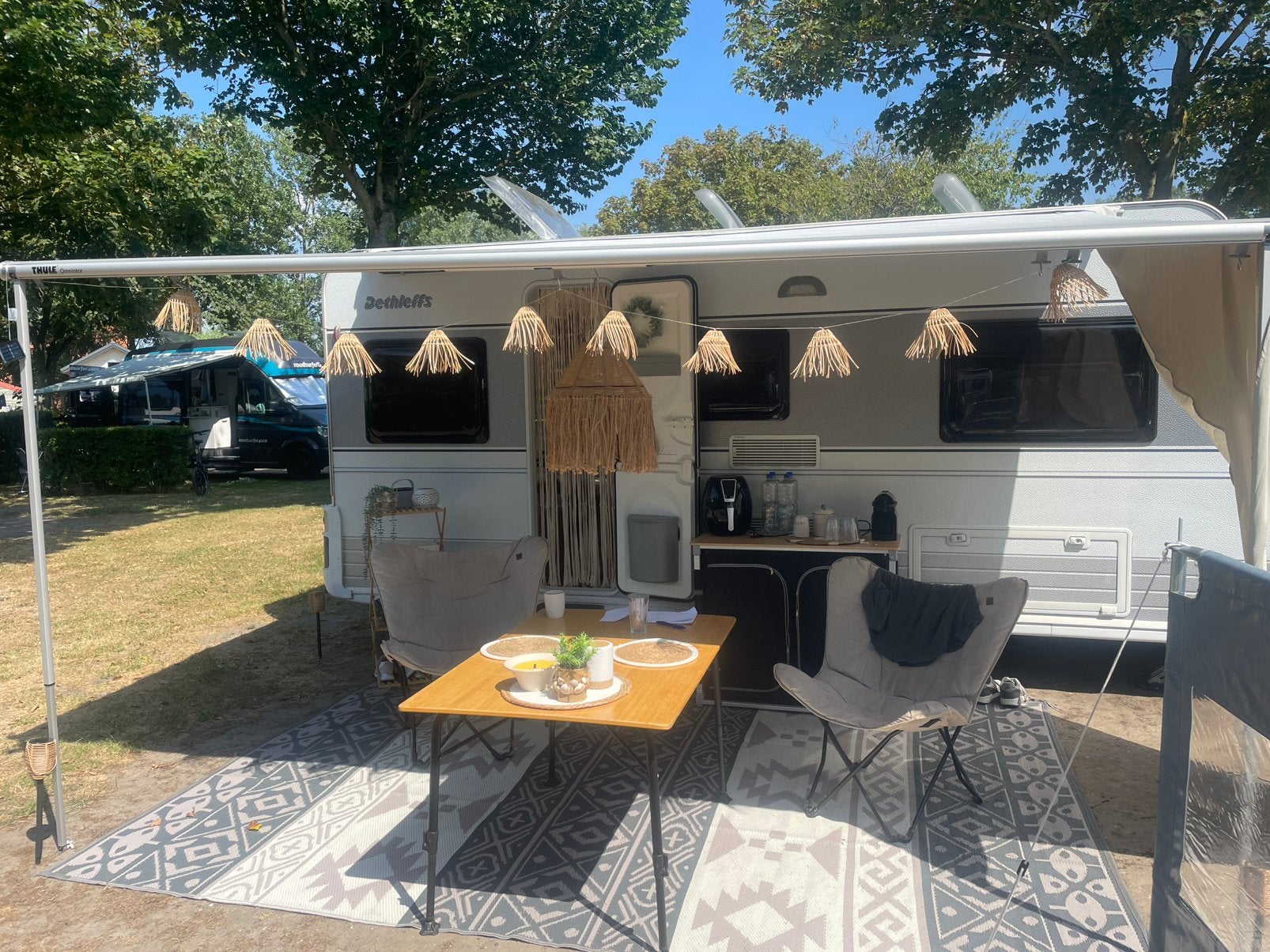 Dethleffs Camper Edition 2009 met mover en nieuwe luifel, 2 aparte bedden, Rondzit, Particulier, Dethleffs