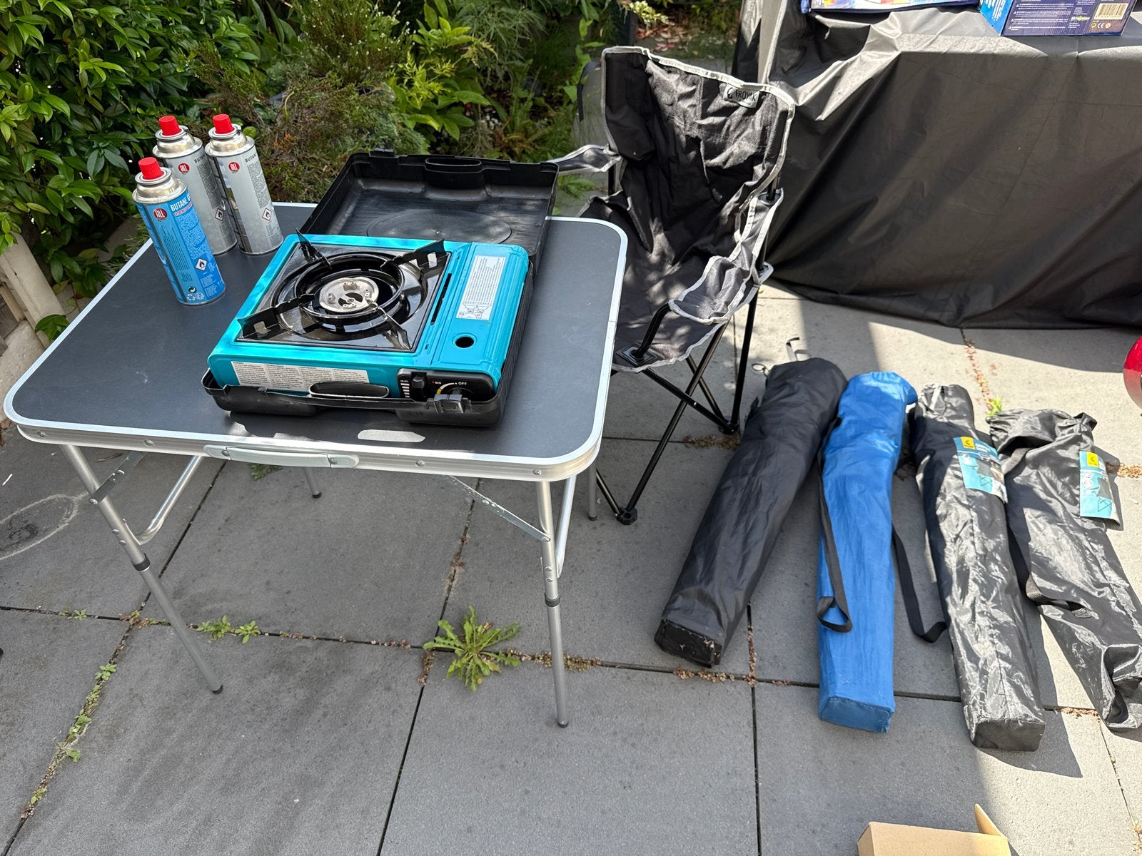 Camping set: Opvouwbare tafel, gasfornuis, stoelen, Ophalen, Zo goed als nieuw