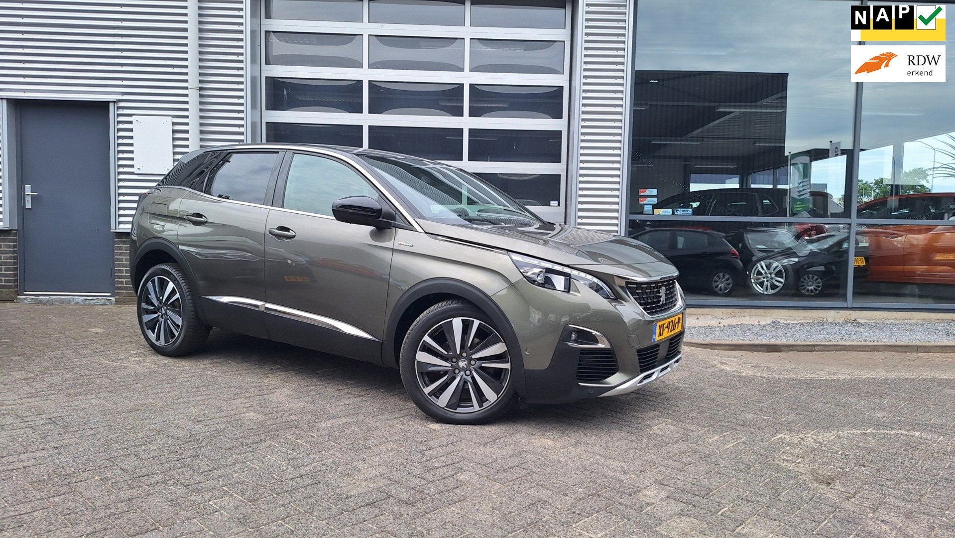 Peugeot 3008 1.2 PureTech GT Line/Camera/Nav/19 Inch/Gt Line, Voorwielaandrijving, Dealer onderhouden, Gebruikt, 1199 cc