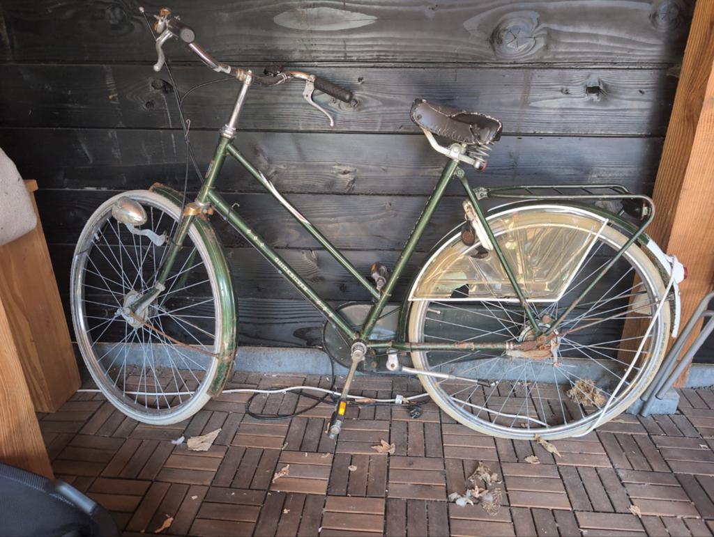 Oude stadsfiets - gratis afhalen, Fietsen en Brommers, Fietsen | Dames | Damesfietsen, Ophalen of Verzenden, Gebruikt, Overige merken