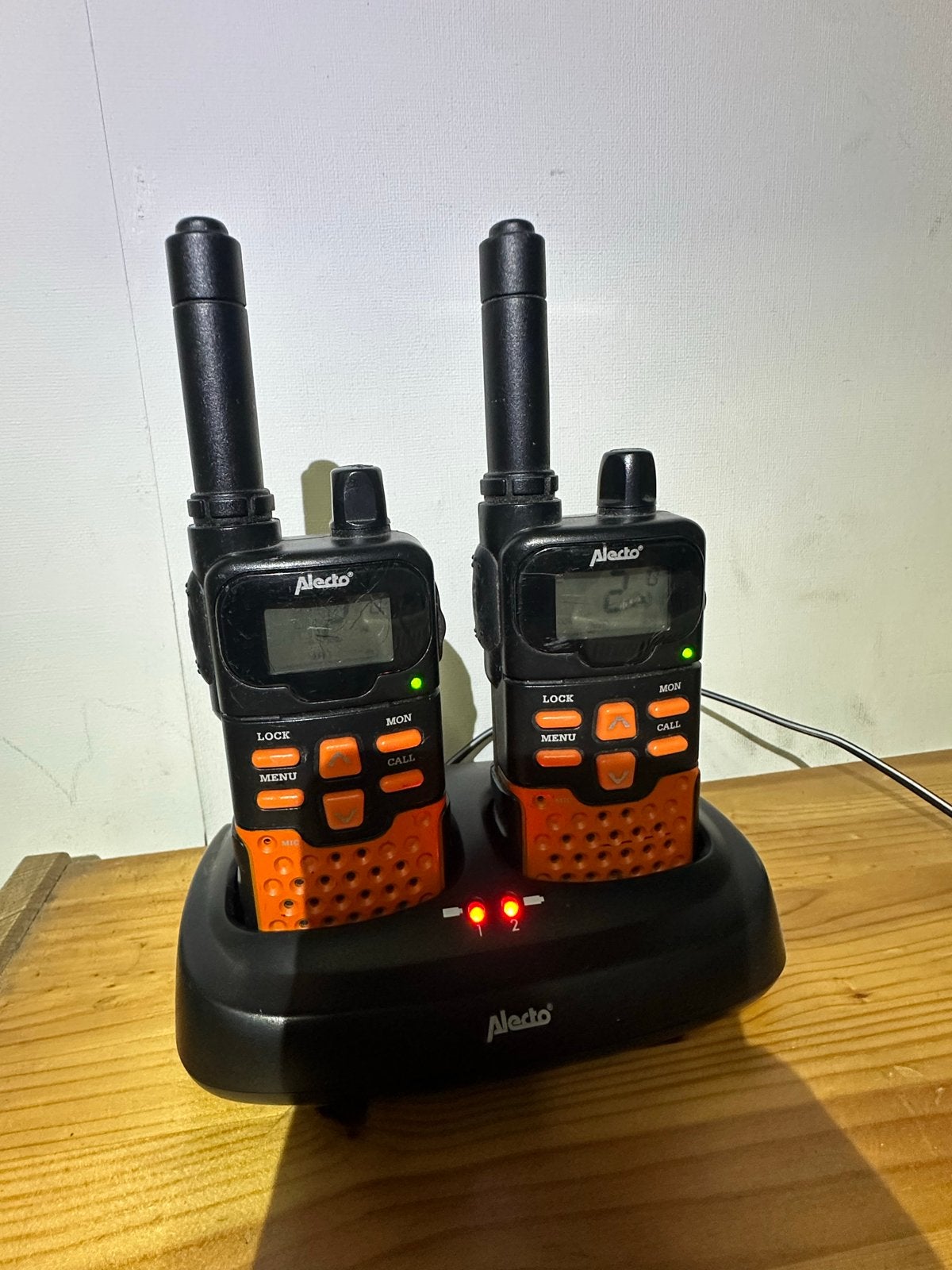 Alecto FR-175 Walkie Talkie Set met Oplaadstation, Gebruikt, Ophalen of Verzenden, Portofoon of Walkie-talkie, Met broekklem
