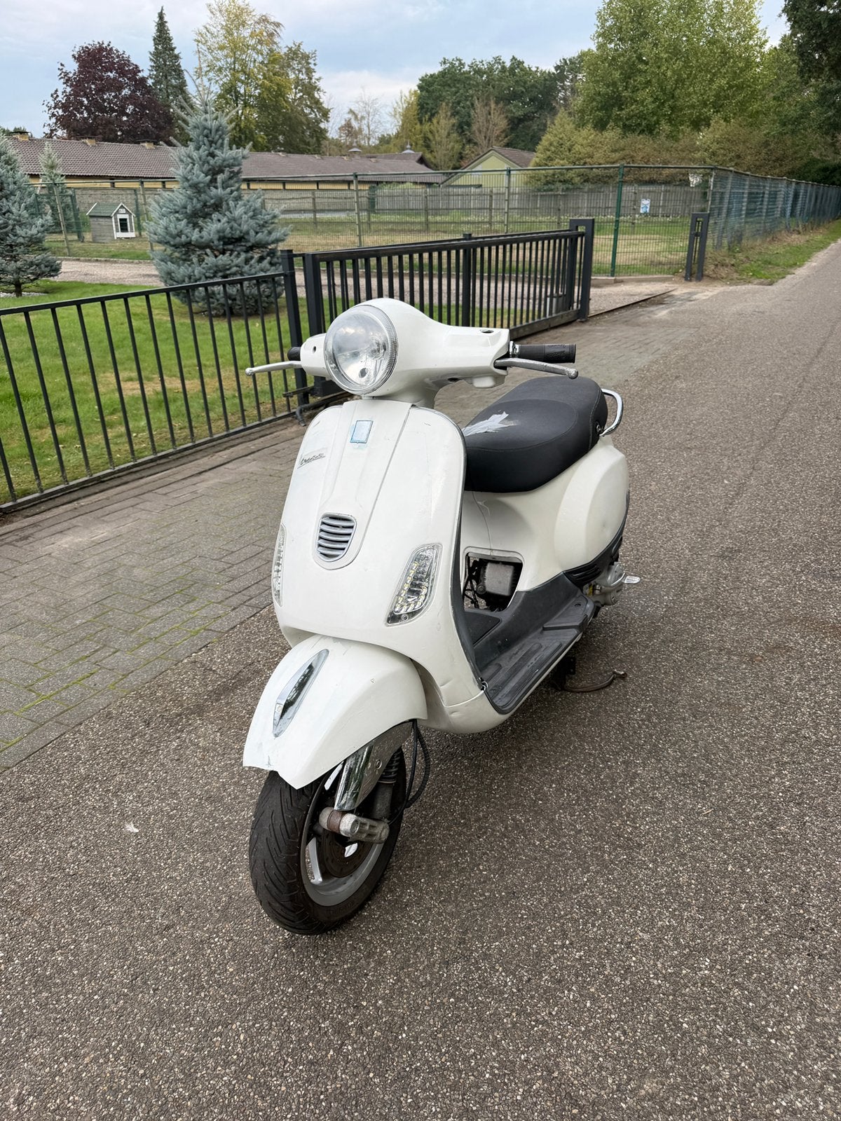 Vespa LX 4 takt, Fietsen en Brommers, Scooters | Vespa, Ophalen, Zo goed als nieuw, Benzine, 50 cc