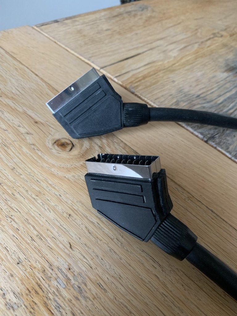 Scart kabel 1,5 m, Audio, Tv en Foto, Audiokabels en Televisiekabels, Ophalen of Verzenden, Zo goed als nieuw, Minder dan 2 meter