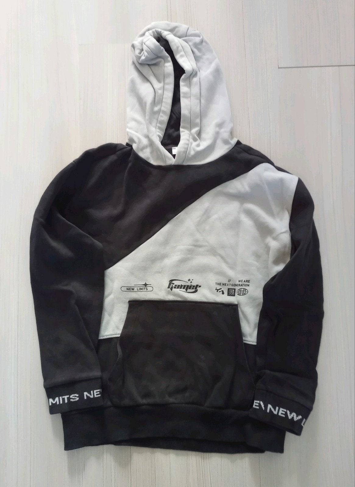C&A Hoodie Zwart/Wit Maat 152 (12 jaar), Kinderen en Baby's, Gebruikt, C&A, Jongen of Meisje, Trui of Vest