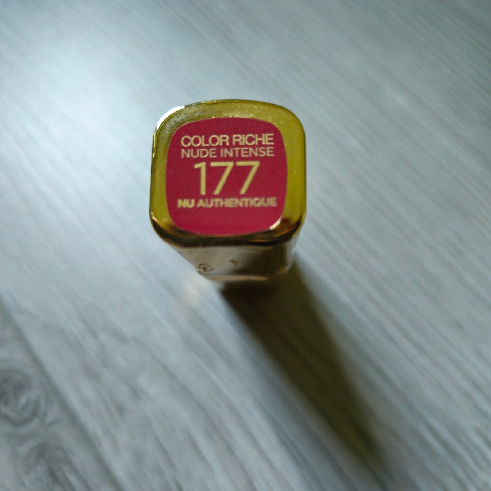 L'Oréal Riche Nude Intense Lippenstift - 177 Nu Authent, Nieuw, Ophalen of Verzenden, Make-up, Overige kleuren