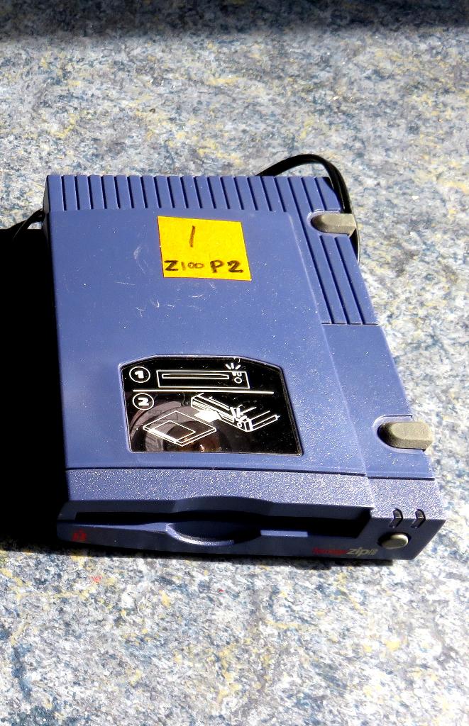 1 X ZIP DRIVE Iomega 25 - pin poorten Den Haag, Ophalen of Verzenden, Iomega