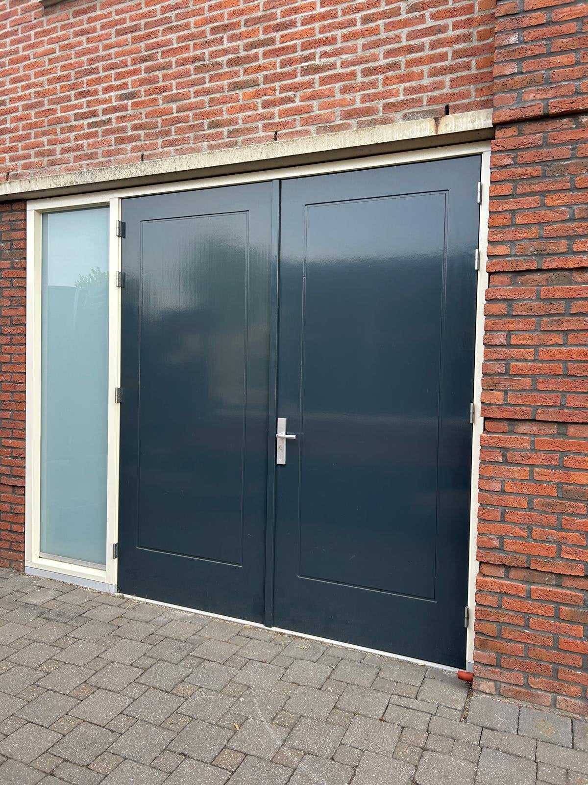Openslaande hardhouten garagedeuren met zijlicht, Ophalen, Gebruikt, Deurkozijn, 225 cm of meer
