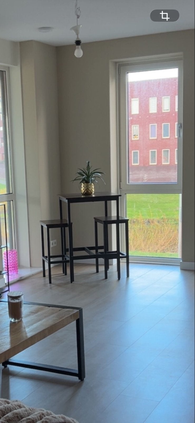 Barretje met 2 krukken - Compact en stijlvol, Ophalen, Gebruikt, Inclusief barstoelen
