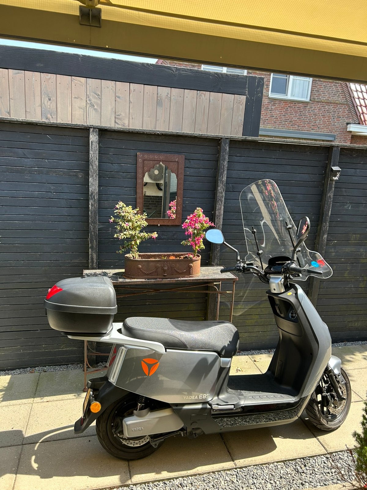 Yadea E8S, Fietsen en Brommers, Scooters | Overige merken, Ophalen, Zo goed als nieuw, Maximaal 45 km/u, Elektrisch
